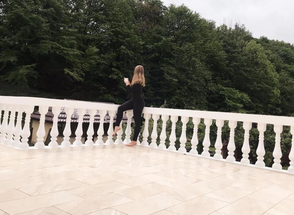Pensiunea Ionela 모이에치우 데 조스 외부 사진